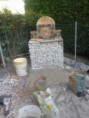 /album/decorazioni-artistiche1/fontana-in-costr-con-sassi-per-terra-jpg/